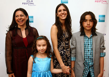 Entre Nos Directors and Cast Courtesy of Paola Mendoza